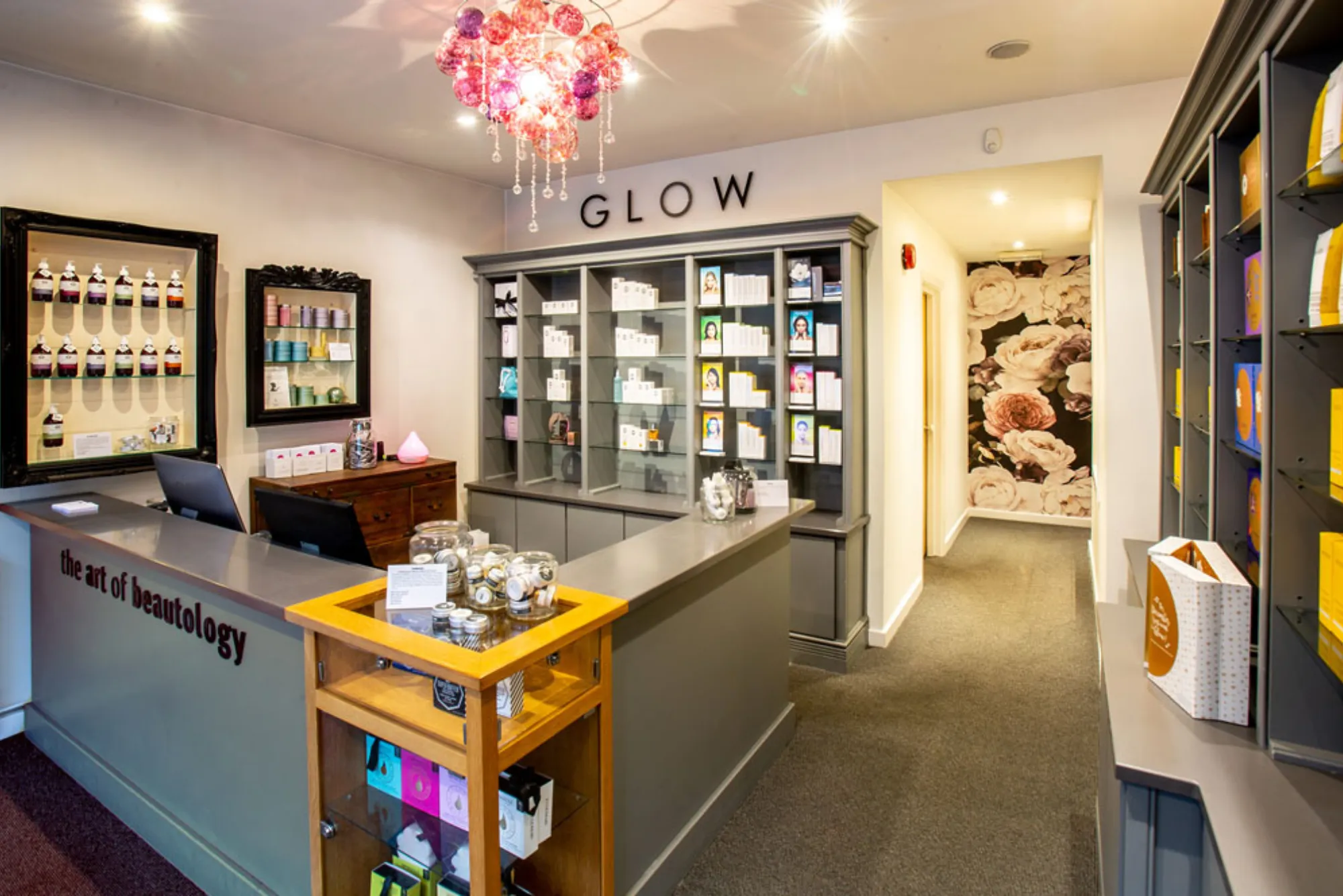 Discover the Best Services at Glow Beauty Salon